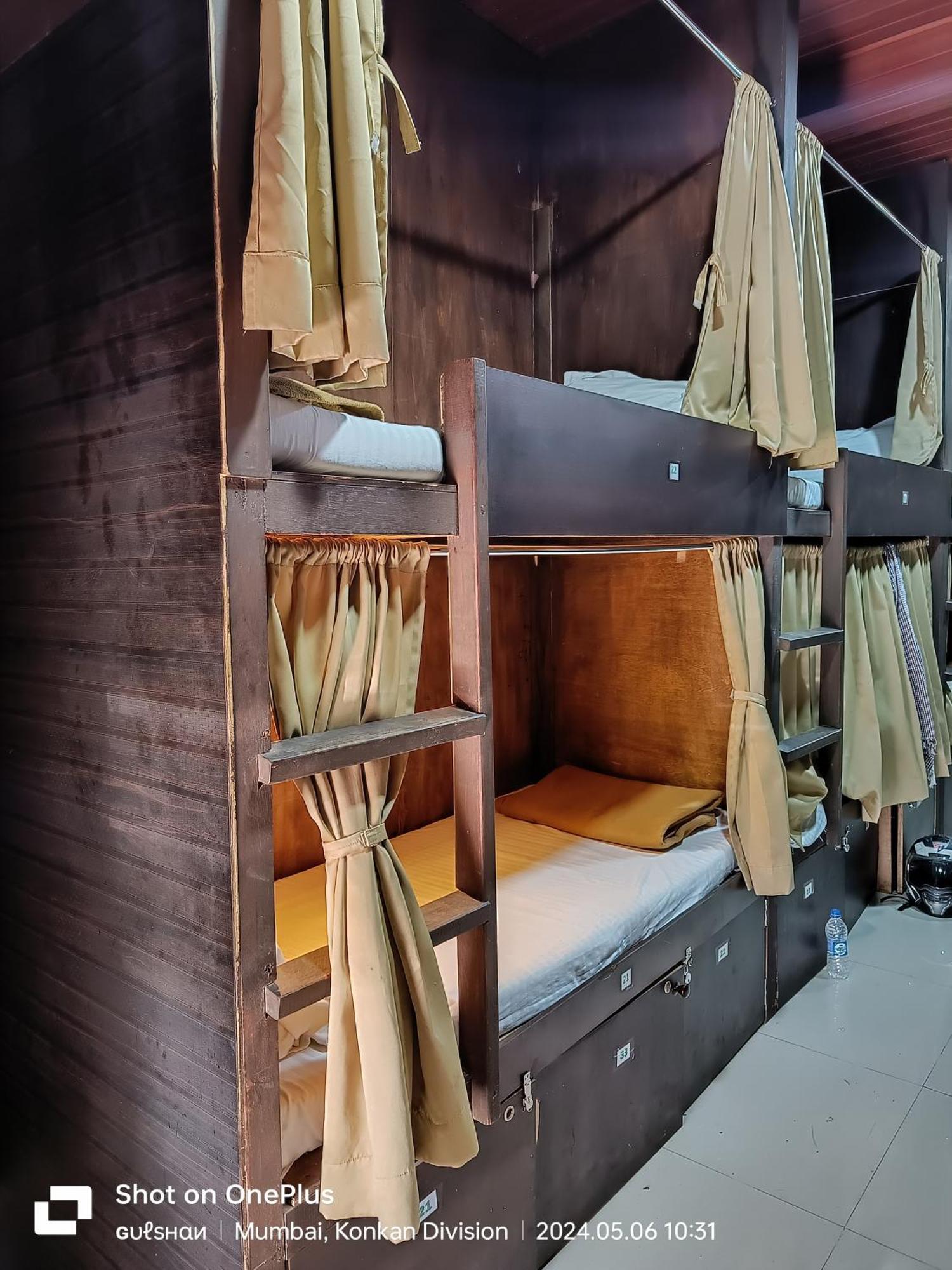 Asra Dormitory For Male And Female Bombay Eksteriør billede