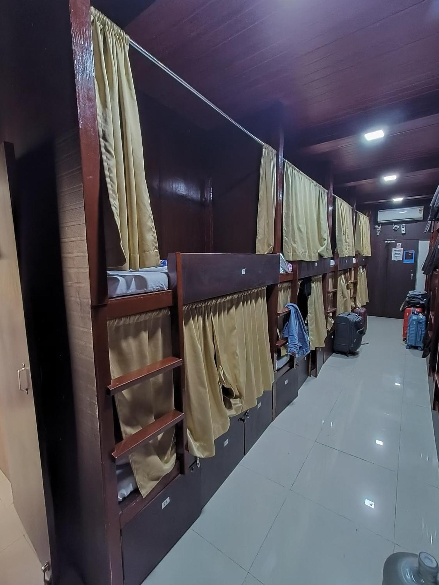 Asra Dormitory For Male And Female Bombay Eksteriør billede