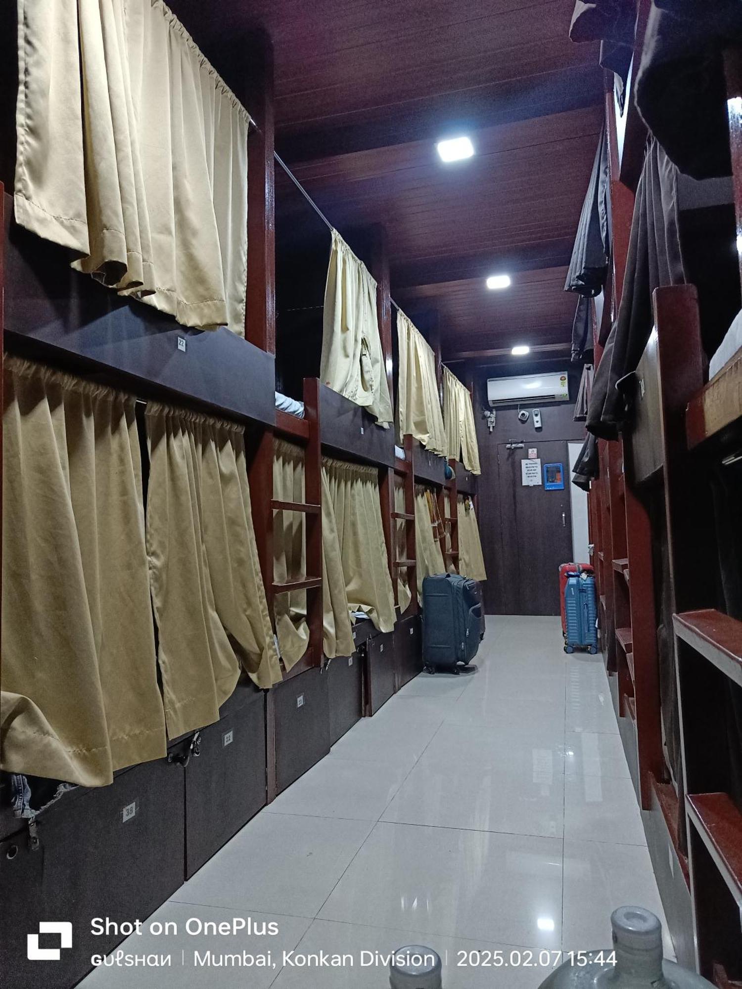 Asra Dormitory For Male And Female Bombay Eksteriør billede