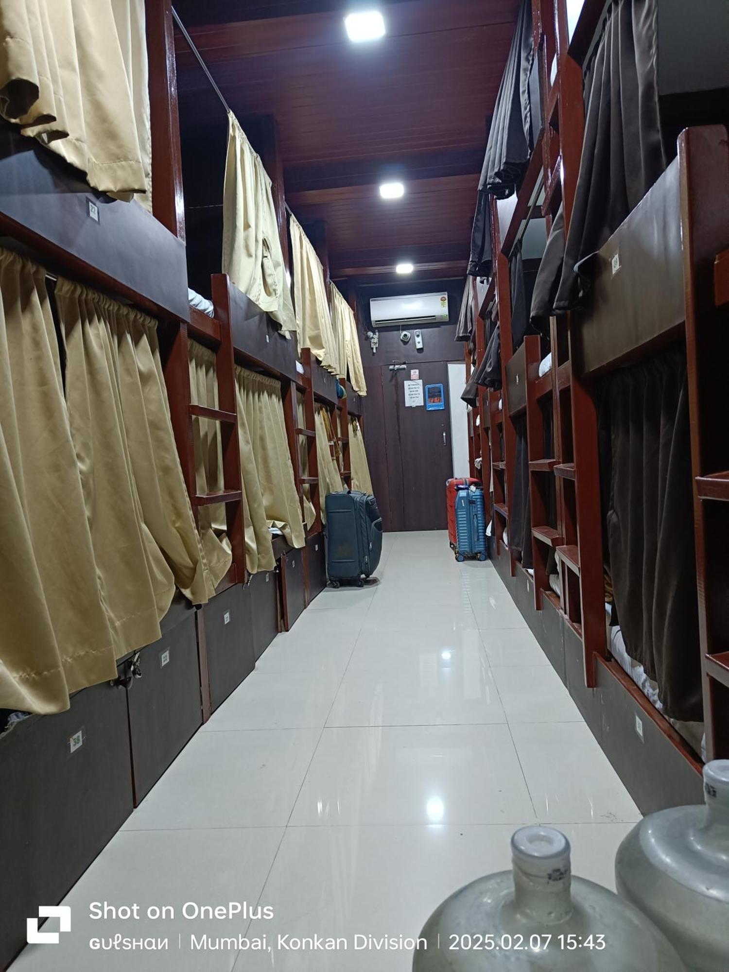 Asra Dormitory For Male And Female Bombay Eksteriør billede